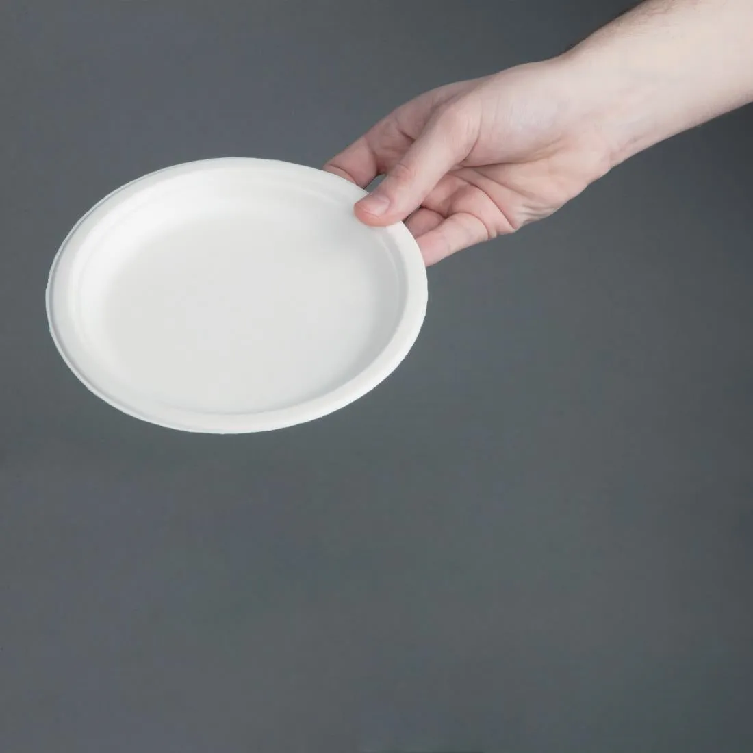 CW905 Fiesta Compostable Bagasse Plates Round 179mm (Pack of 50)